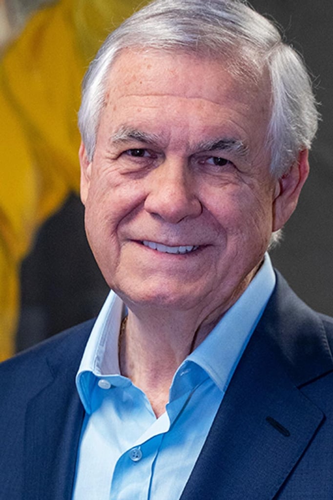 Carlos Alvarez
