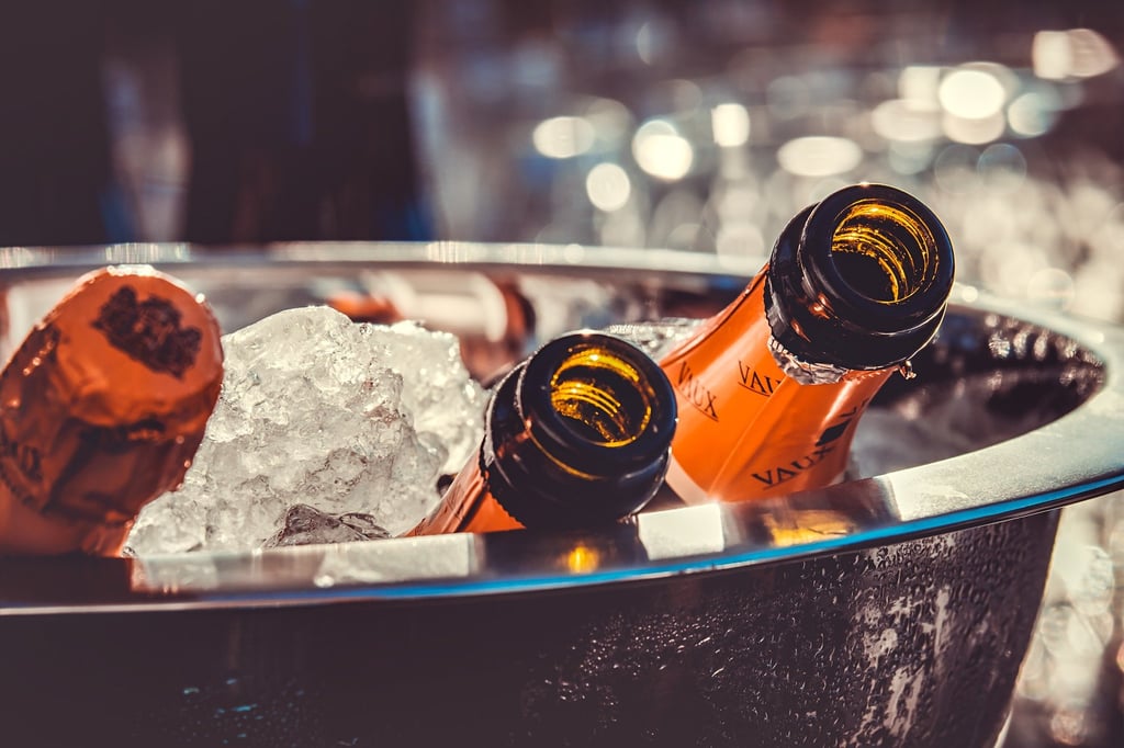 What Are The Best Drinks To Order At A Casino?