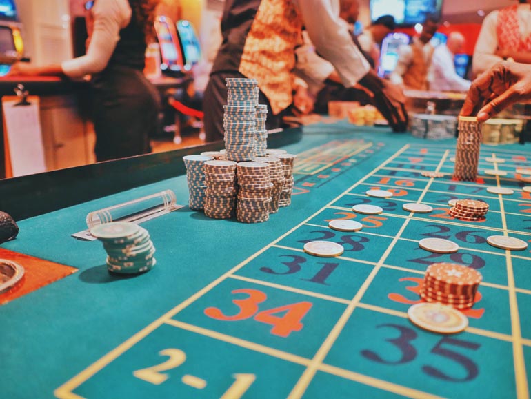 Cheers to Luck: Exploring Casino Bars and Craft Beer Selections
