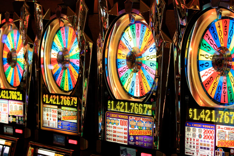 What is the story behind online slots?