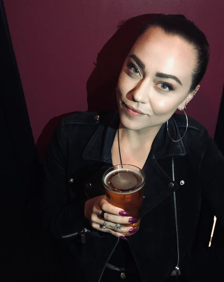 Julia Ross: Crafty Celebrity Stories