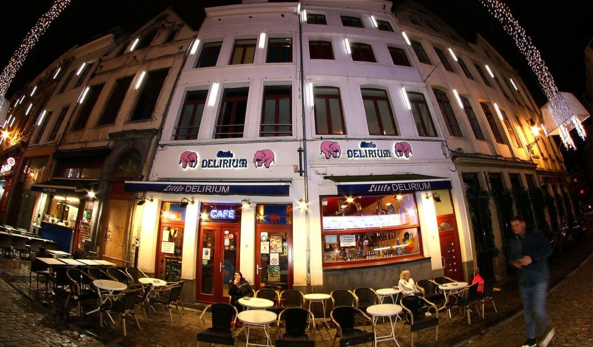 Little Delirium Café facade