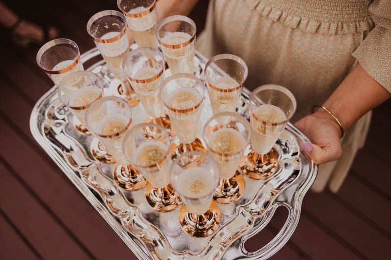Is It Worth Drinking Alcohol While Gambling In a Casino?