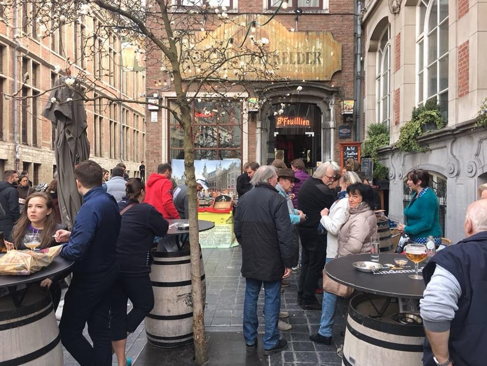 Poechenellekelder outdoor seating and drinking area