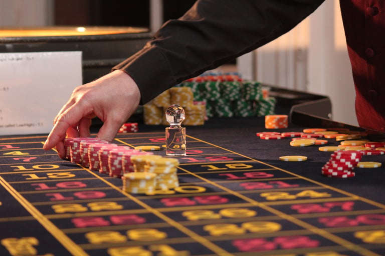 Why are online casinos better than land-based casinos?