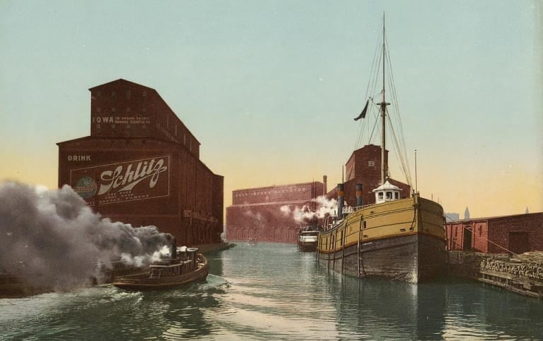 Schlitz: How Milwaukee’s Famous Beer Became Infamous