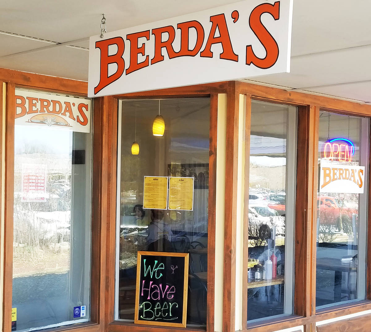berda's restaurant sign and exterior
