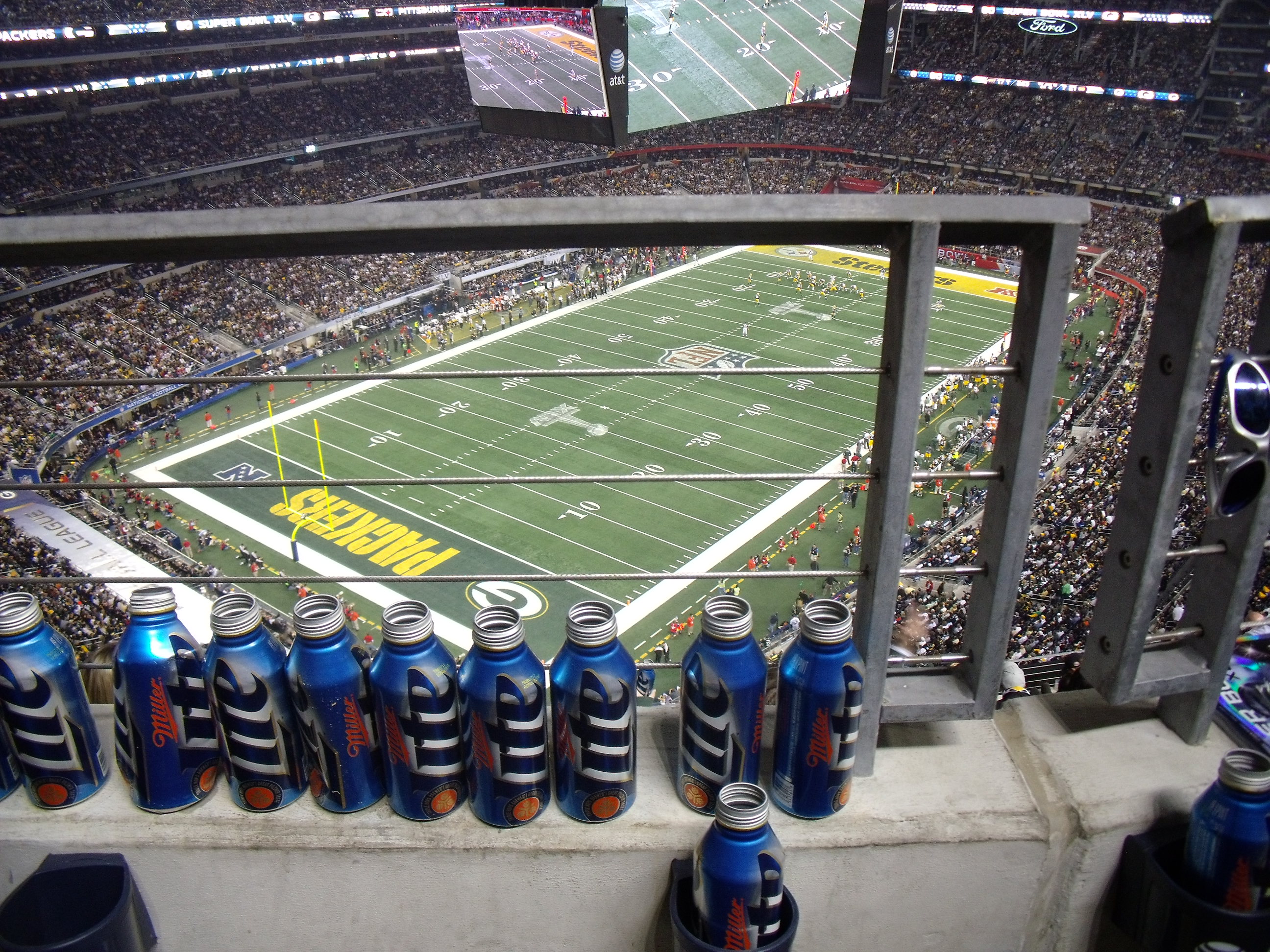 Where To Find $5 Beers During NFL Games At MetLife Stadium