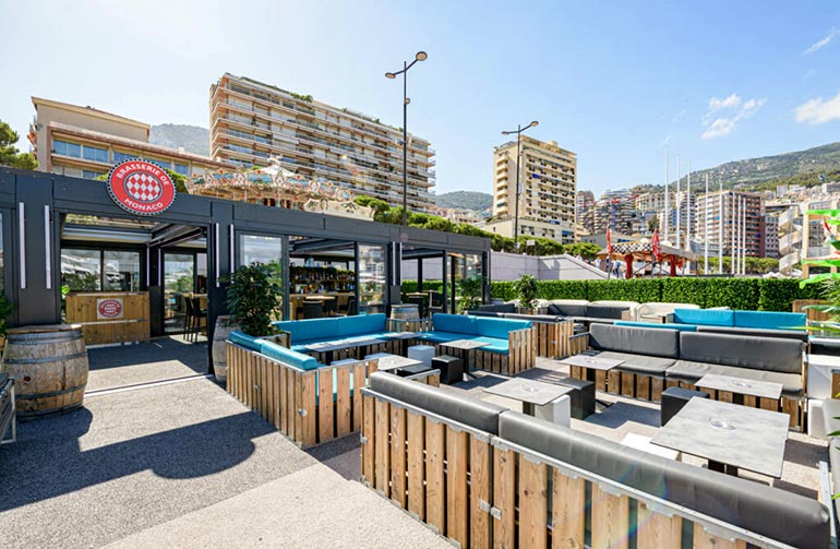 brasserie de monaco outdoor patio area in sunshine