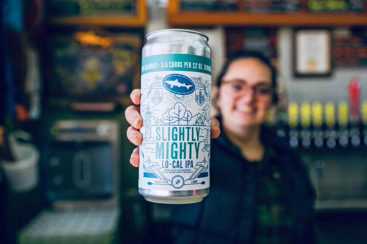 dogfish head craft brewery slightly mighty lo-cal ipa crowler