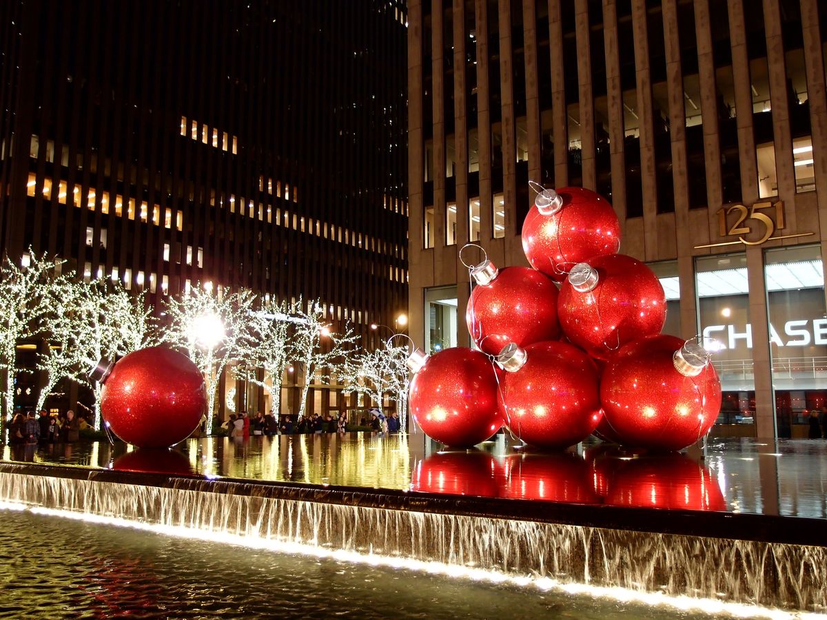 christmas decoration sculptures in new york