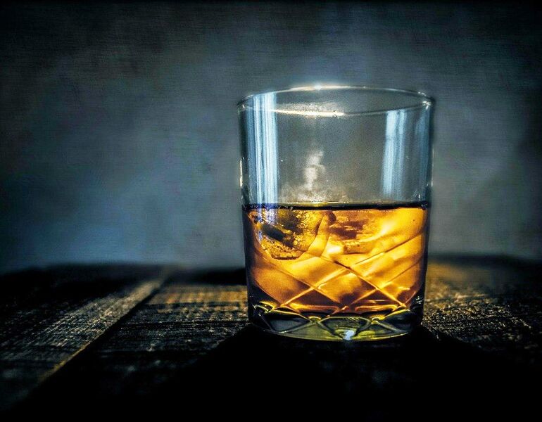 How to Host a Whiskey Tasting Party