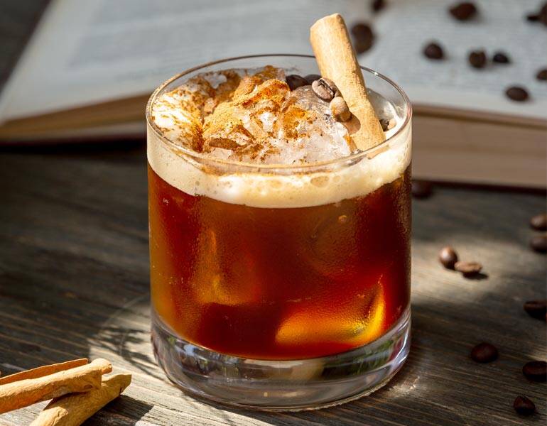 12 Irresistible Christmas Cocktails for the Holiday Season