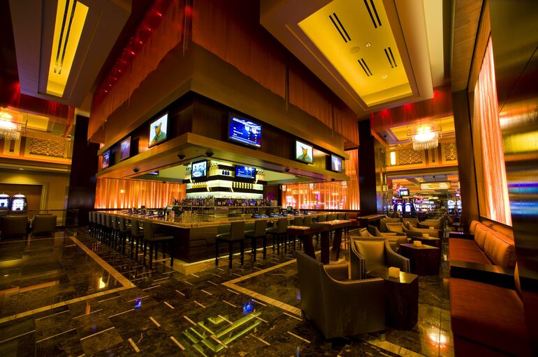 Top 5 Casinos with Terrific Bars