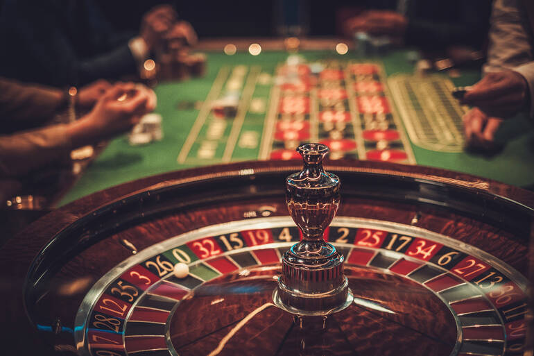 Best Casinos with Good Bars in Ireland