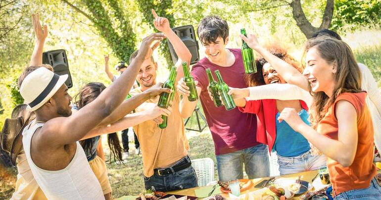 How to Party Safely With Alcohol For Students