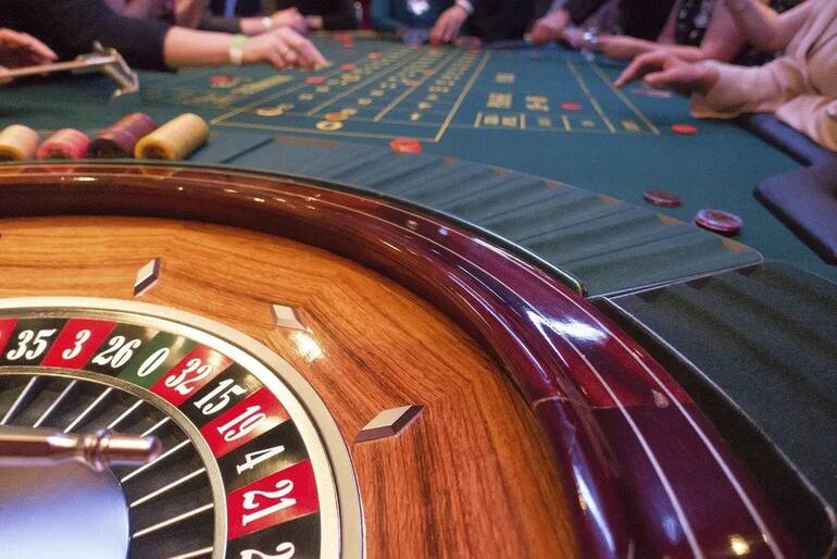 UK Casinos Charging the Earth for a Pint of Beer