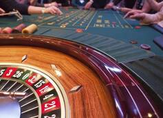 UK Casinos Charging the Earth for a Pint of Beer