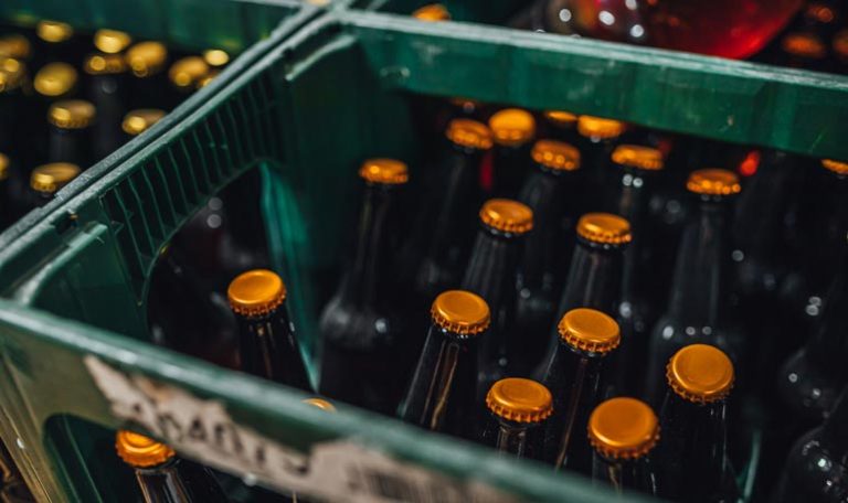 14 Popular Alcohol Delivery Services