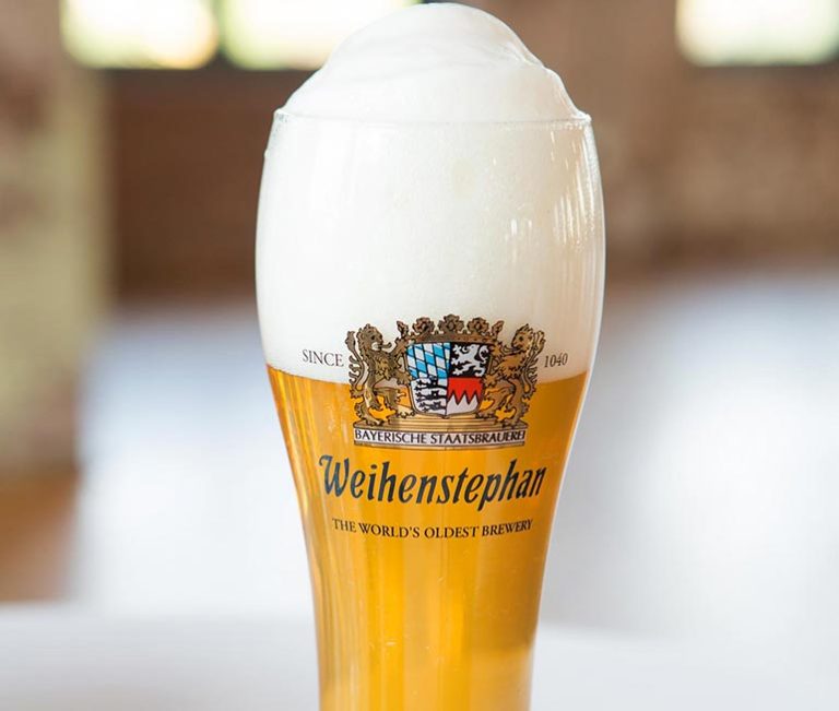 Hefeweizen Unveiled: The Zesty Charm of German Wheat Beer