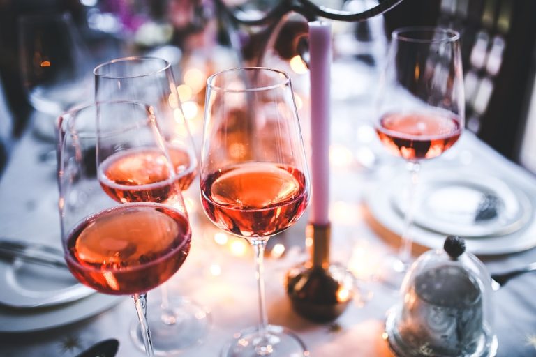 6 Tips for Planning Your First Wine Tasting Party at Home