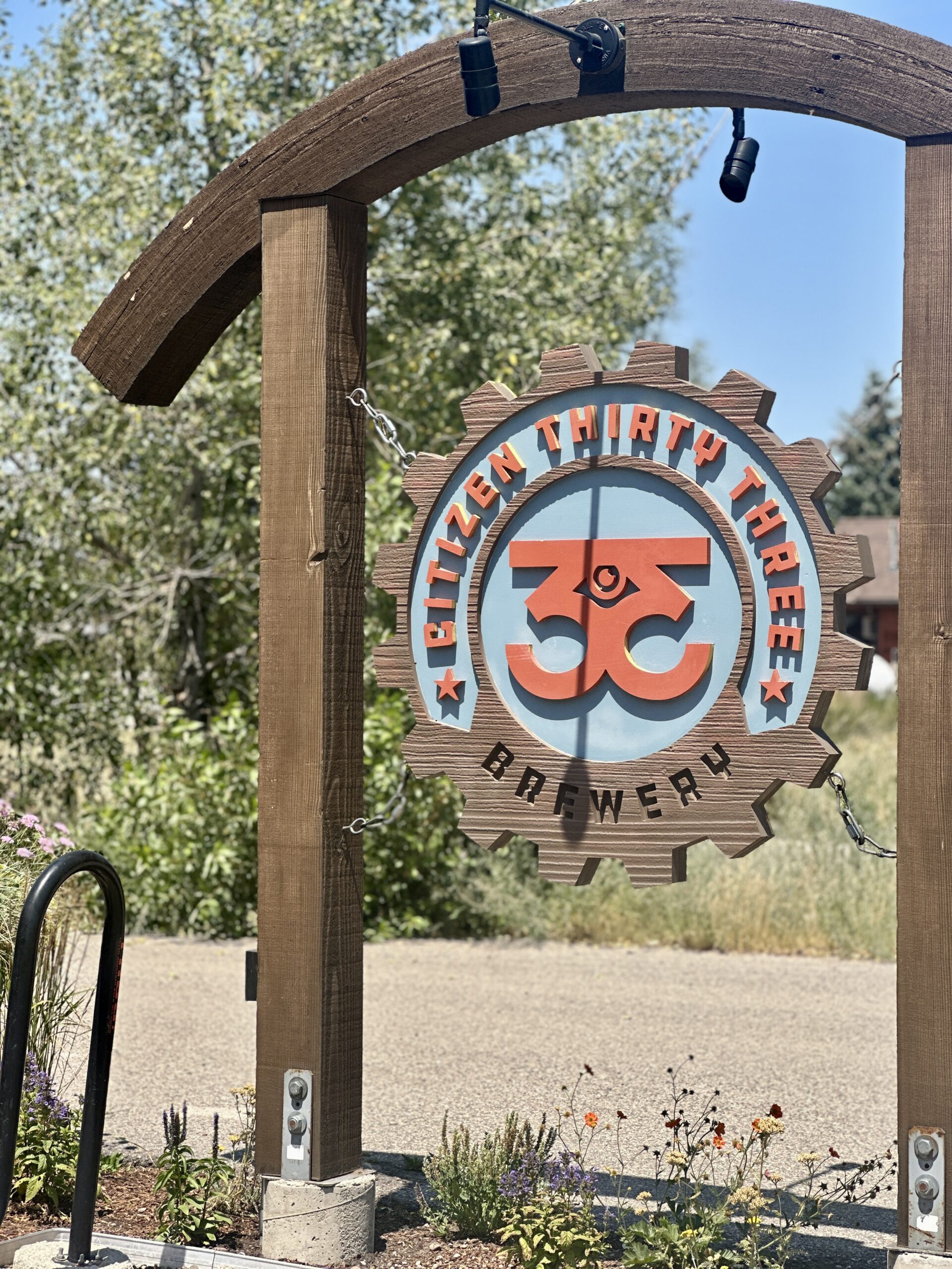 Citizen 33 Brewing sign