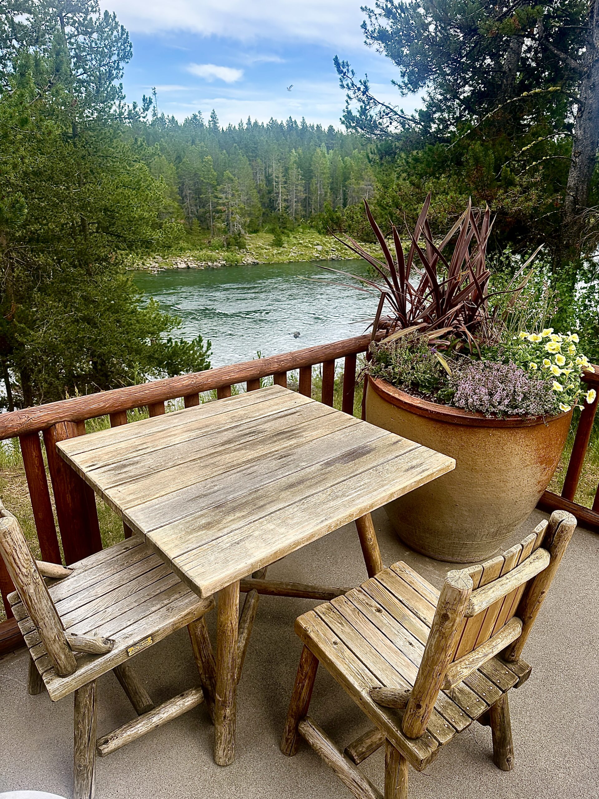 Lovely patio table outside of Henry's Fork Lodge.